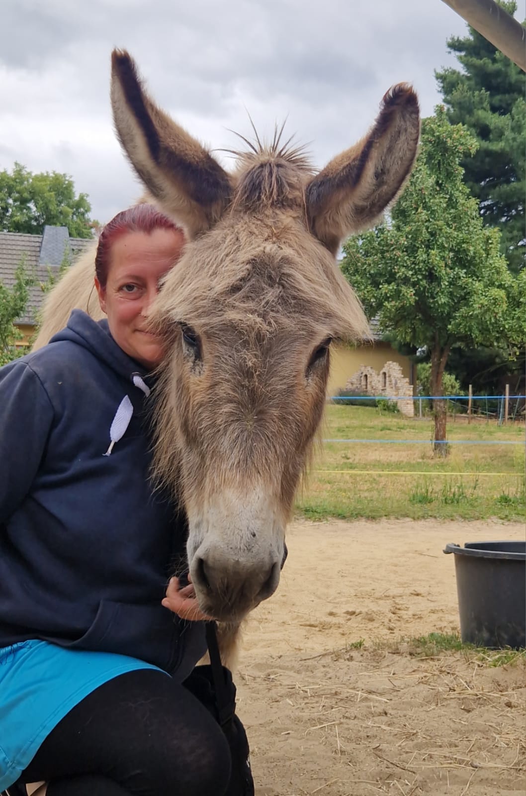 Annett Jakob mit Esel